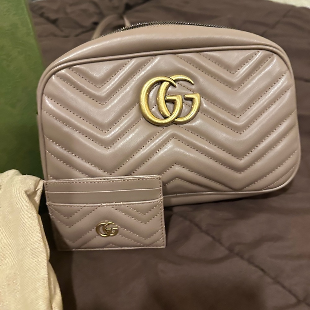 COPY - Authentic Gucci purse with matching card holder